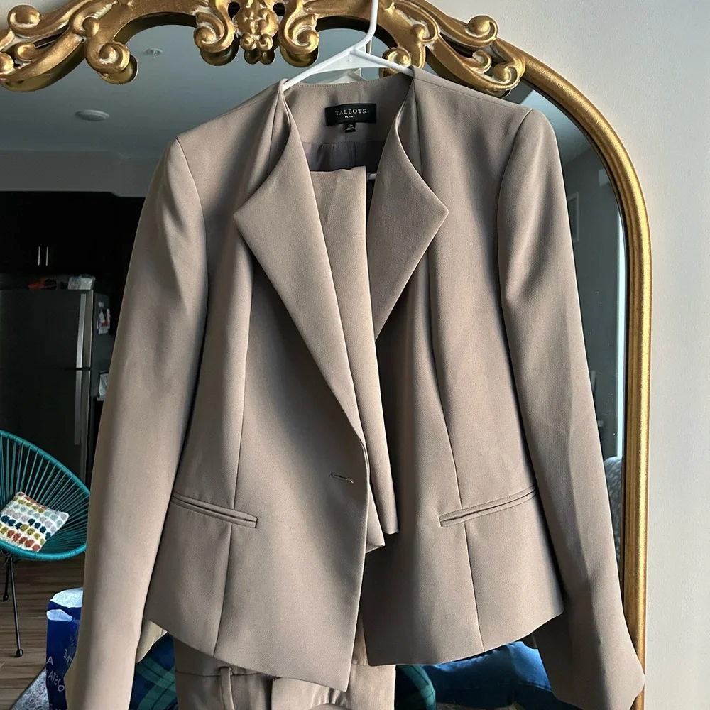 Talbots Suit Set - Picture 2 of 9